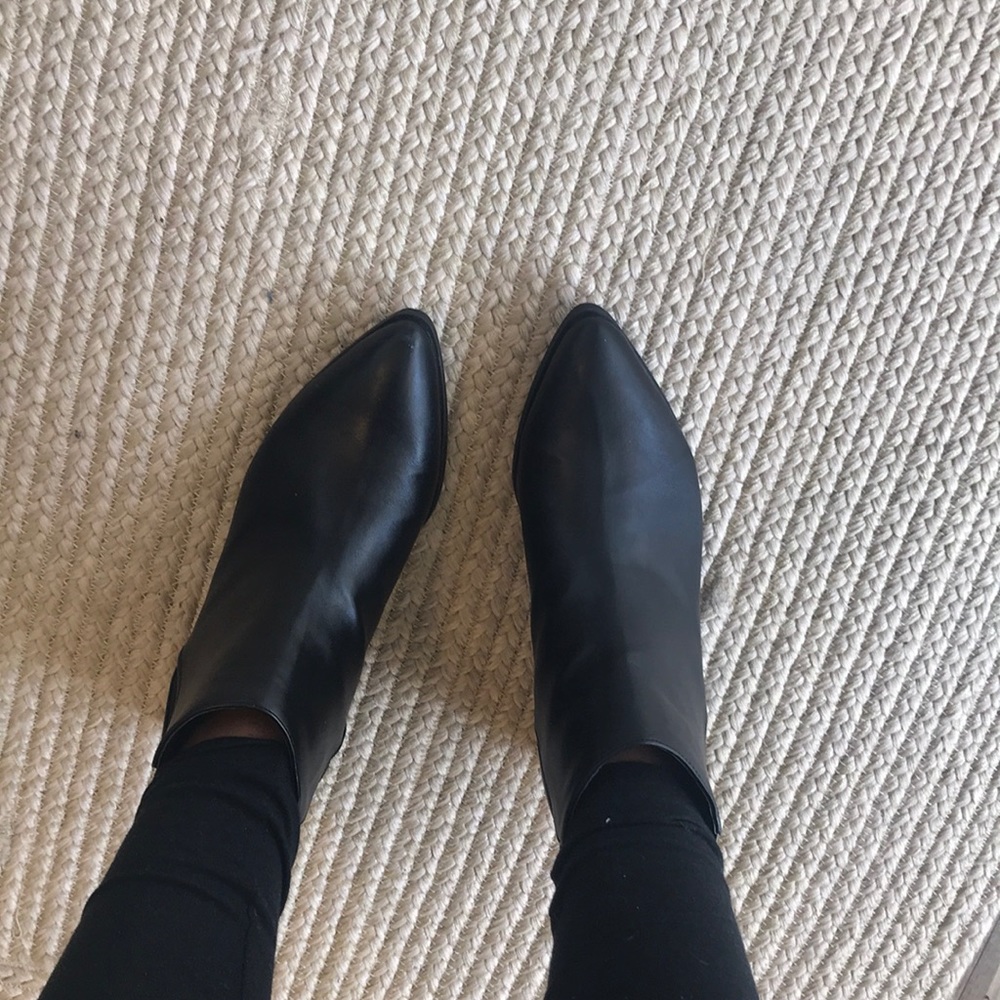 Chinese Laundry Pointed Chelsea Booties